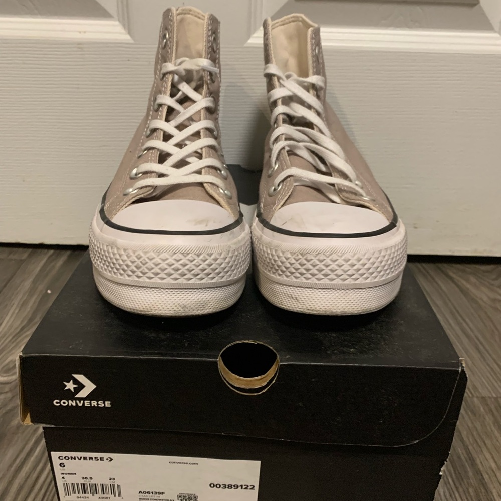 Converse Women's High-Top Sneakers - Tan Platform Sneakers Women’s Size 6